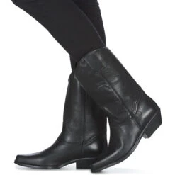 Betty London Lova -Betty London 15661271 500 H