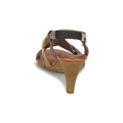 Betty London Pouloi -Betty London 16920448 500 E