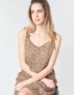 Betty London Mindi -Betty London 16930772 500 E