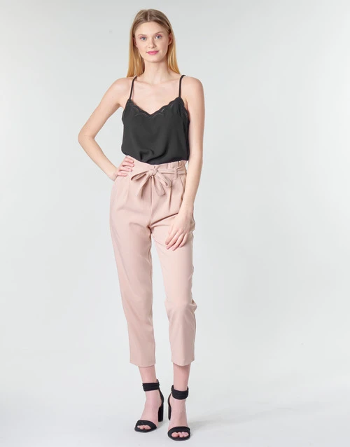 Betty London Moudi 3 Betty London Moudi