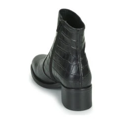 Betty London Noume 14 Betty London Noume -Betty London 18089550 500 E