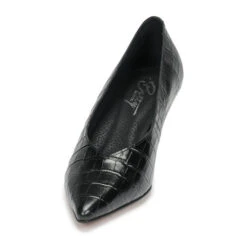 Betty London Nomanis -Betty London 18089558 500 C