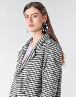 Betty London Niver 11 Betty London Niver -Betty London 18185796 500 E