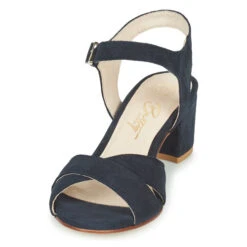 Betty London Oskaidi -Betty London 18986779 500 C