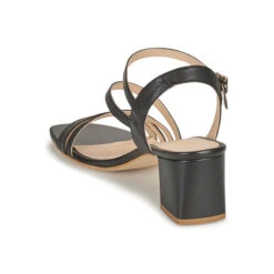 Betty London Ochante -Betty London 19049551 500 E