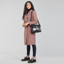 Betty London Jaulagiri 13 Betty London Jaulagiri -Betty London 19157919 500 H