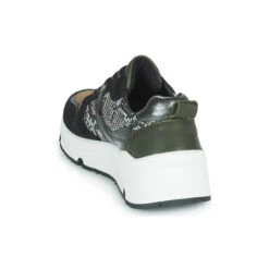 Betty London Priette -Betty London 20199397 500 E