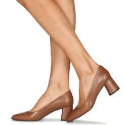 Betty London -Betty London 20202685 500 H