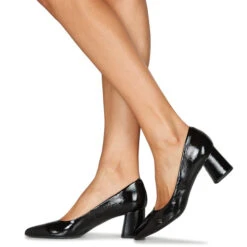 Betty London Parade -Betty London 20202686 500 H