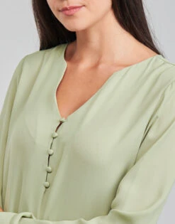 Betty London Pissine 10 Betty London Pissine -Betty London 20528383 500 E