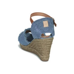 Betty London Neiafu -Betty London 21649636 500 E