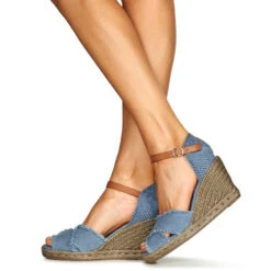 Betty London Neiafu -Betty London 21649636 500 H