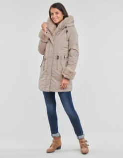 Betty London Marcilie -Betty London 22524290 500 C