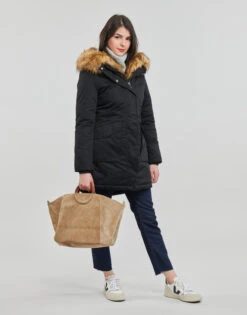 Betty London Malvinie -Betty London 22524291 500 C