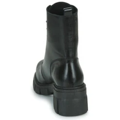 Betty London Pollina -Betty London 23132820 500 E