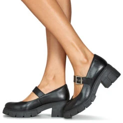 Betty London Passilla 17 Betty London Passilla -Betty London 23132823 500 H