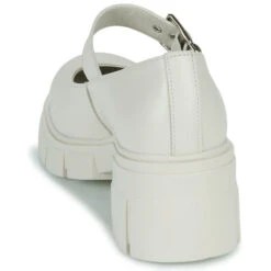 Betty London Passilla -Betty London 23132824 500 E