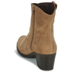 Betty London Biouti -Betty London 23132859 500 E