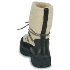 Betty London Magda -Betty London 23132876 500 E