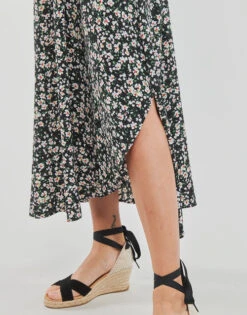 Betty London Vanaya -Betty London 23830300 500 E