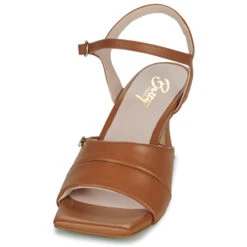 Betty London Anais -Betty London 24278542 500 C