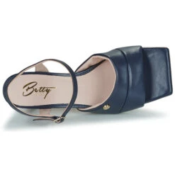 Betty London Anais 15 Betty London Anais -Betty London 24278543 500 F