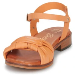 Betty London Micha 11 Betty London Micha -Betty London 24278546 500 C