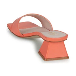 Betty London Pauline 14 Betty London Pauline -Betty London 24278549 500 E