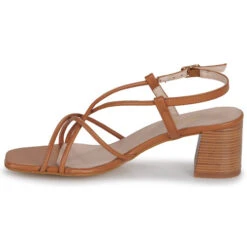 Betty London Lisa 13 Betty London Lisa -Betty London 24278585 500 D