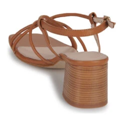 Betty London Lisa 14 Betty London Lisa -Betty London 24278585 500 E