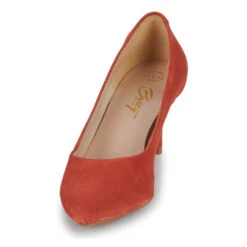 Betty London Veramenta 12 Betty London Veramenta -Betty London 24278599 500 C