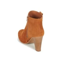 Betty London Gami -Betty London 4971970 500 E