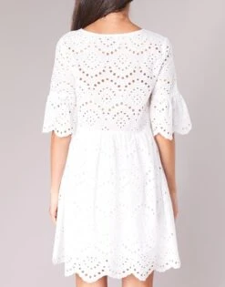 Betty London Innatu -Betty London 7085914 500 E