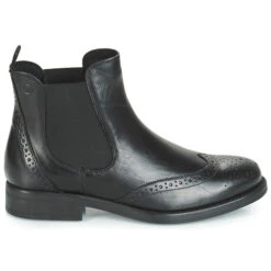 Voorkant -Betty London 8159548 500 B