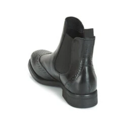 Betty London Josta -Betty London 8159548 500 E